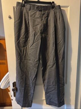 Jos. A. Bank Men's Gray Pleated Dress Pants